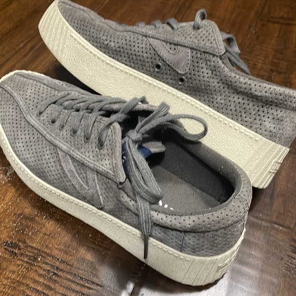 Tretorn Gray Suede Platform Sneaker - Picture 7 of 10